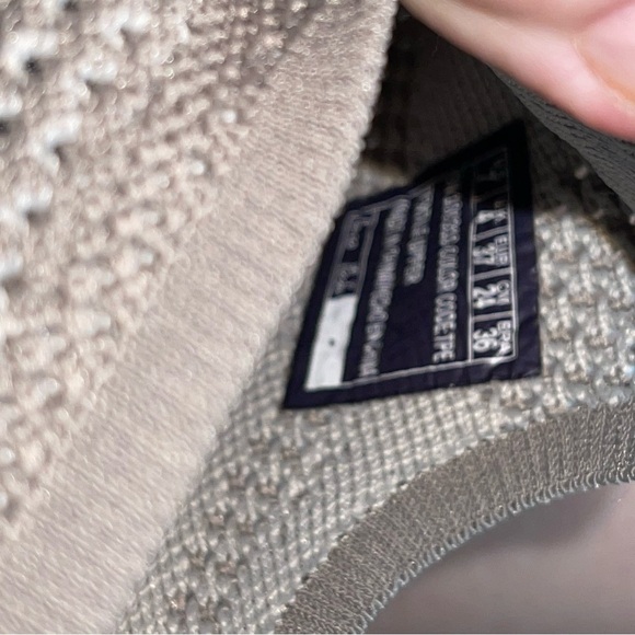 NWT Skechers Woman Shoes Size 6.5 - Picture 7 of 8